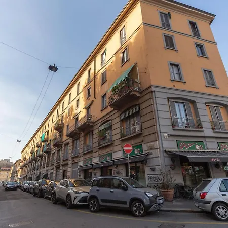 Cozy Small House Porta Venezia Apartment *